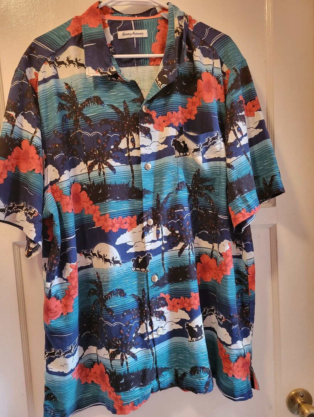 Tommy Bahama Men's Shirt, Christmas Santa's Sleigh Print, 100% Silk, EUC